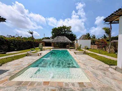 Pool and garden at the furnished home in Paparemo, Fragola
